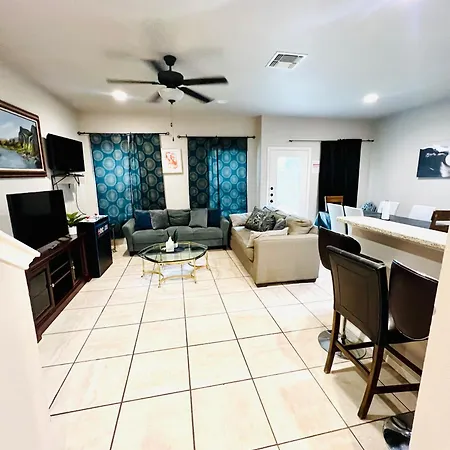 Spacious Arcade Retreat: Hot Tub Haven Near Airport